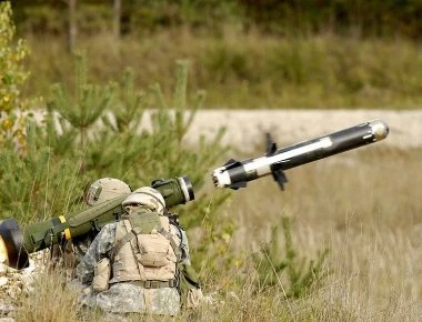 Το φορητό αντιαρματικό βλήμα Javelin εν δράσει